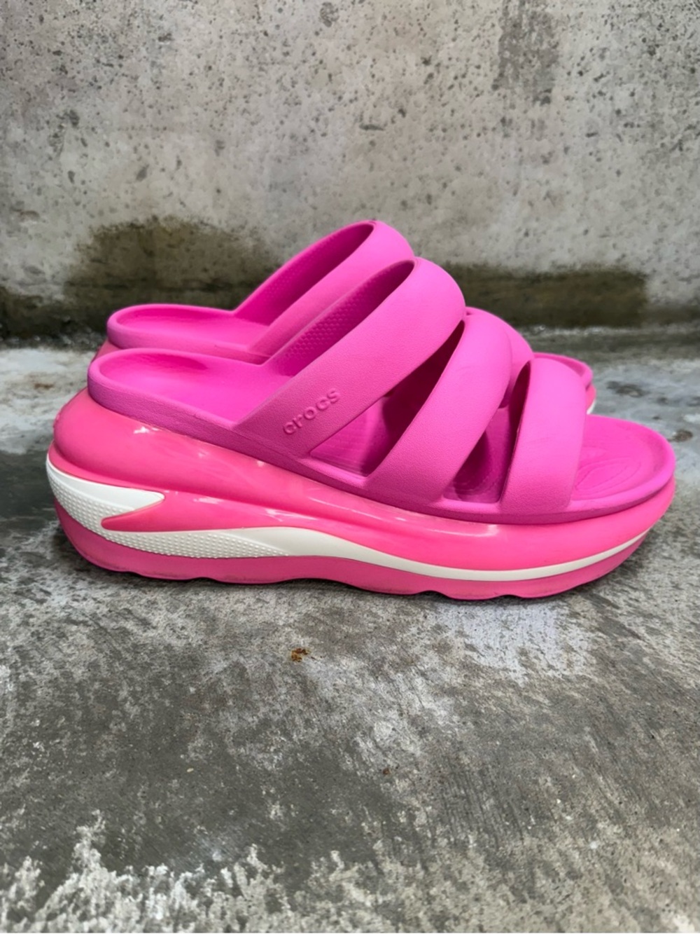 Crocs Mega Crush Triple Strap Platform Chunky Sandals Pink - Picture 1 of 8